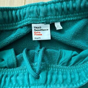 💚🎄ARITZIA TNA Mega Sweatpant 2XS XXS 💚